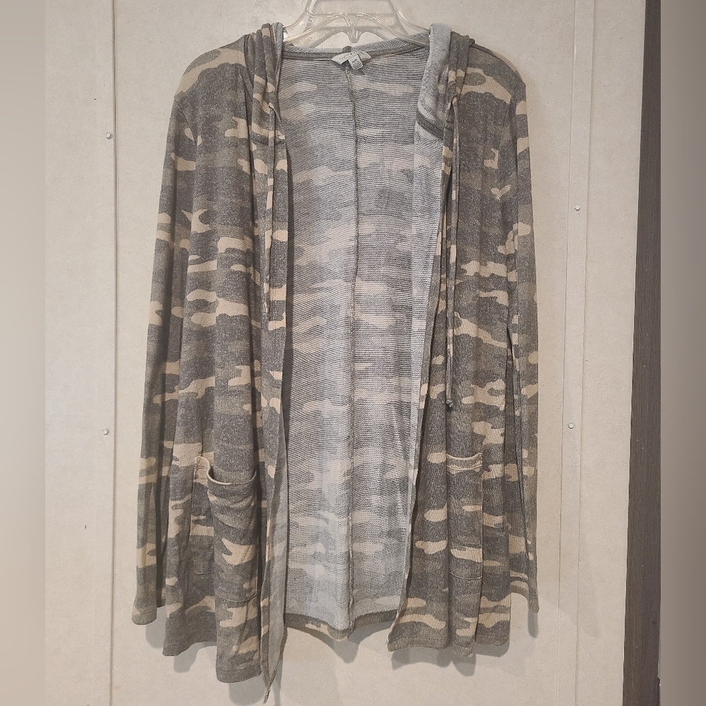 Lucky Brand Lightweight Sweater Camo Size M